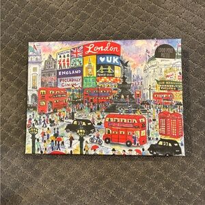 London Street Scene 1000-Piece Jigsaw Puzzle - Red